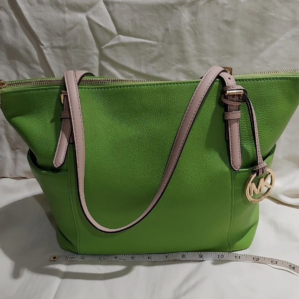 Green Tote Bag ๐ - Picture 1 of 4